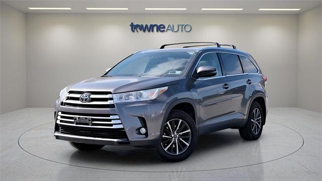 used 2019 Toyota Highlander car, priced at $29,554