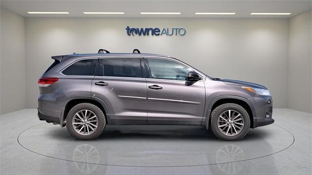 used 2019 Toyota Highlander car, priced at $29,554
