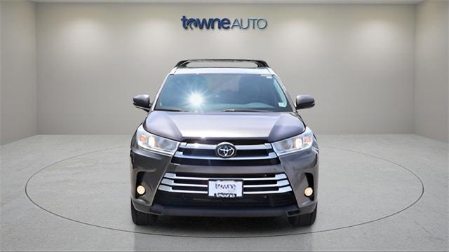 used 2019 Toyota Highlander car, priced at $29,554