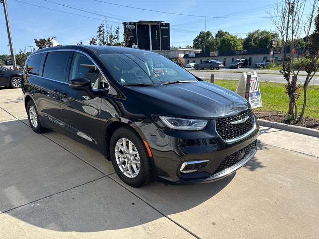 used 2023 Chrysler Pacifica car, priced at $23,164