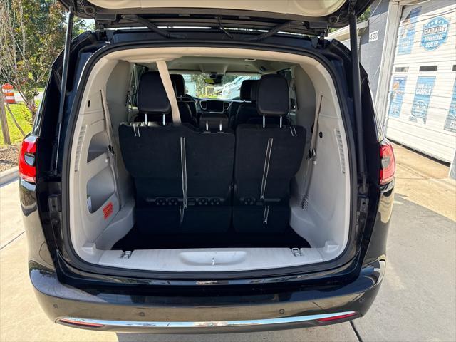 used 2023 Chrysler Pacifica car, priced at $23,164