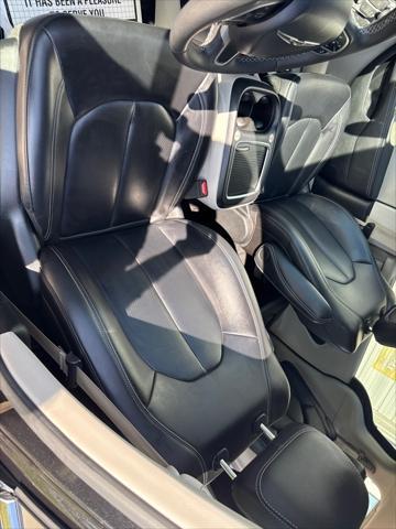 used 2023 Chrysler Pacifica car, priced at $23,164