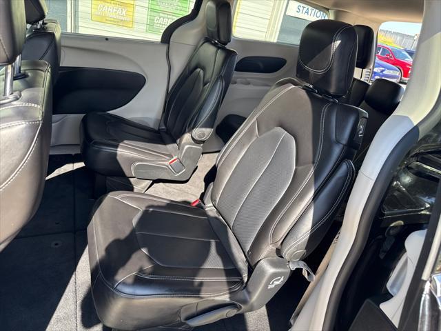 used 2023 Chrysler Pacifica car, priced at $23,164