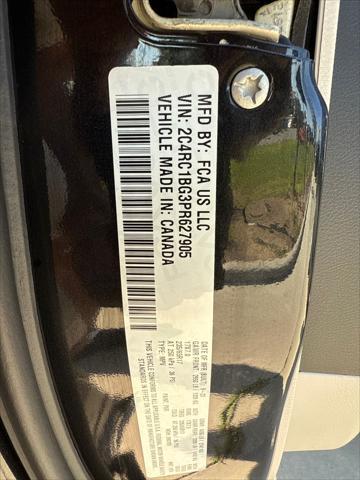 used 2023 Chrysler Pacifica car, priced at $23,164