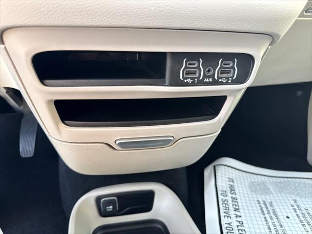 used 2023 Chrysler Pacifica car, priced at $23,164