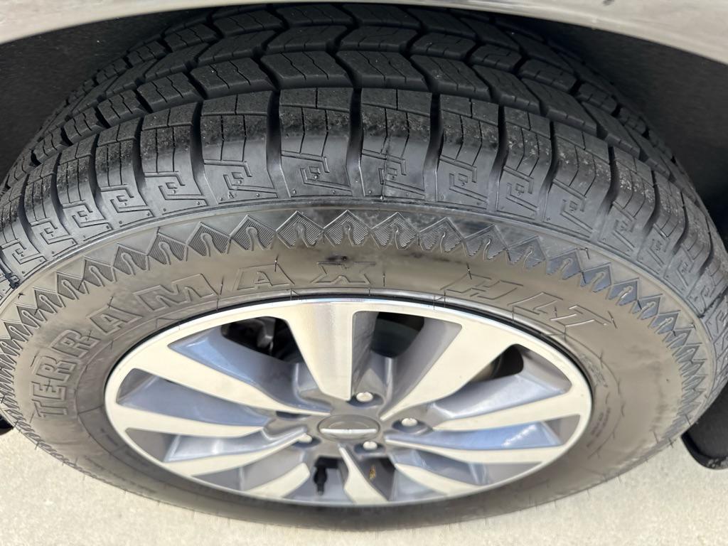 used 2023 Chrysler Pacifica Hybrid car, priced at $25,998