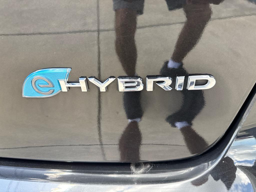used 2023 Chrysler Pacifica Hybrid car, priced at $25,998