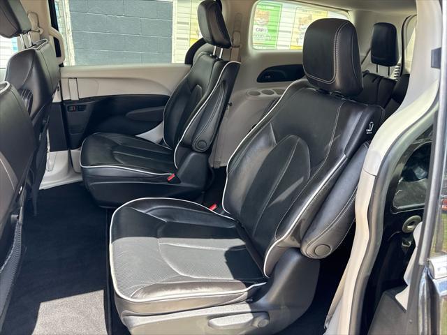 used 2023 Chrysler Pacifica Hybrid car, priced at $25,998