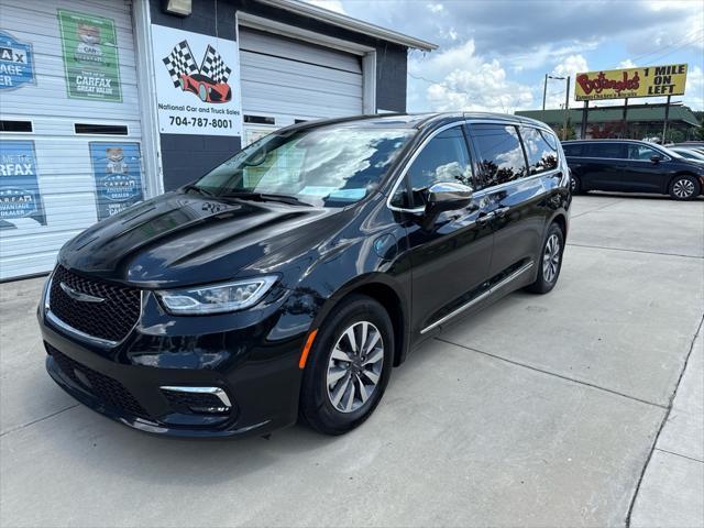 used 2023 Chrysler Pacifica Hybrid car, priced at $25,998