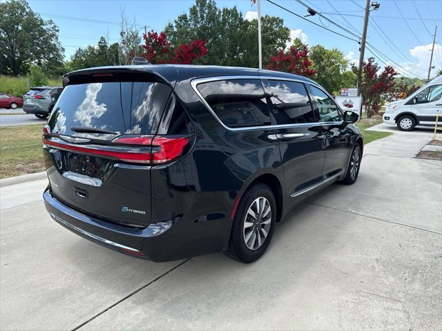 used 2023 Chrysler Pacifica Hybrid car, priced at $25,998