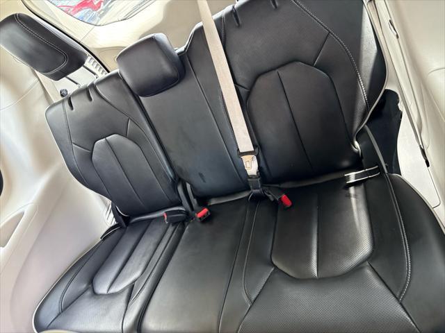 used 2023 Chrysler Pacifica Hybrid car, priced at $25,998