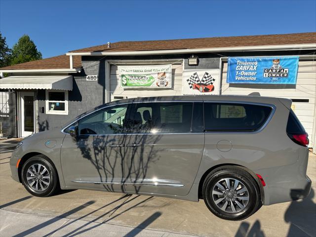 used 2022 Chrysler Pacifica Hybrid car, priced at $27,998