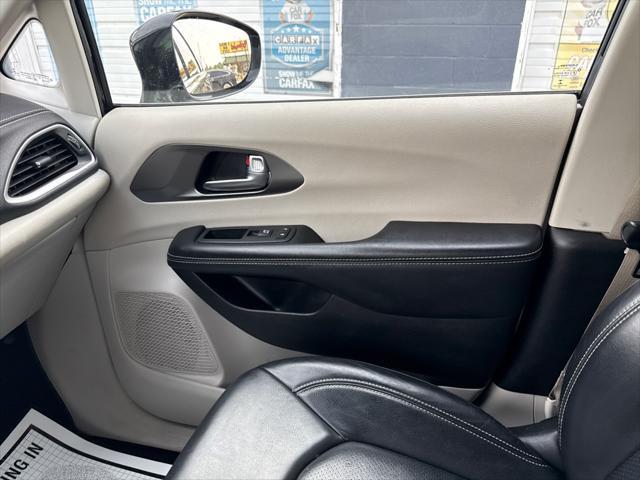 used 2022 Chrysler Pacifica Hybrid car, priced at $25,998