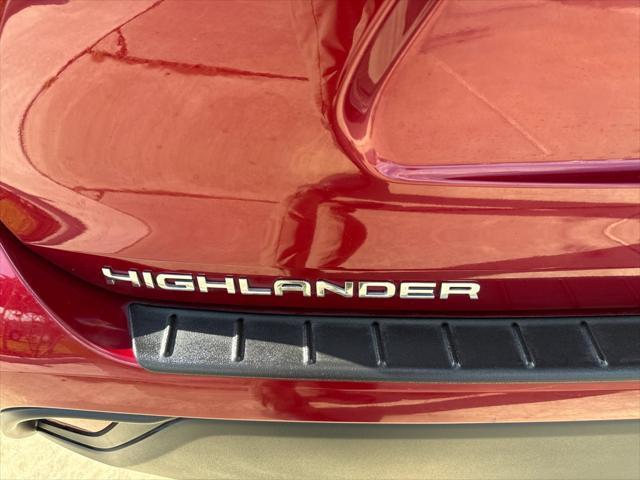 used 2023 Toyota Highlander car, priced at $36,626