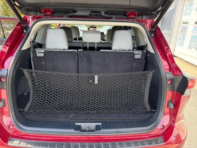 used 2023 Toyota Highlander car, priced at $36,626