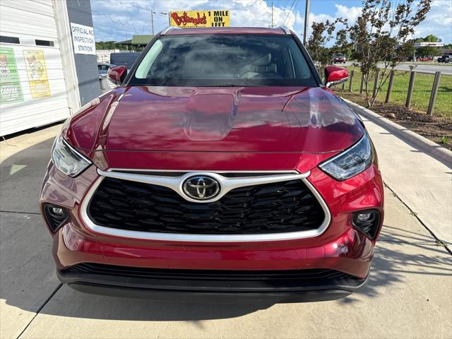 used 2023 Toyota Highlander car, priced at $36,626