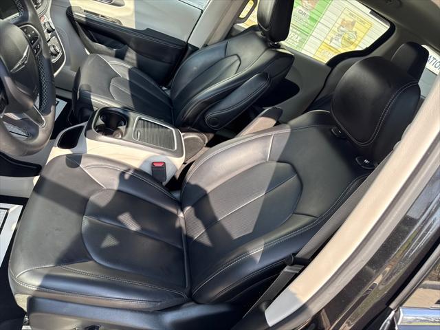 used 2024 Chrysler Pacifica Hybrid car, priced at $26,350
