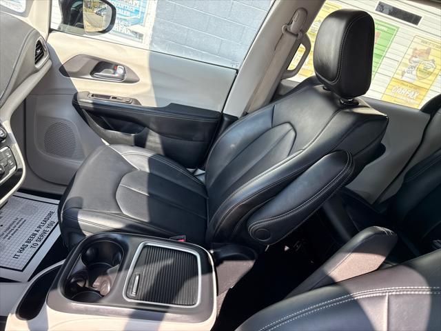used 2024 Chrysler Pacifica Hybrid car, priced at $26,350