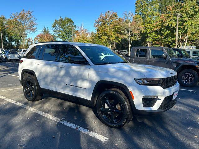 new 2025 Jeep Grand Cherokee car, priced at $45,433