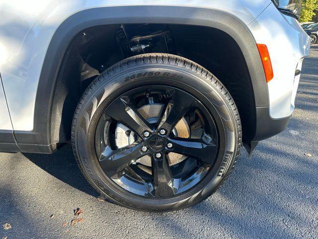new 2025 Jeep Grand Cherokee car, priced at $45,433
