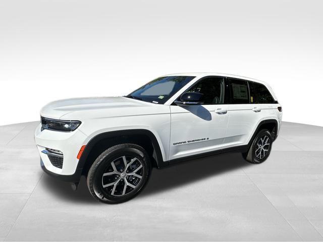 new 2025 Jeep Grand Cherokee car, priced at $44,504