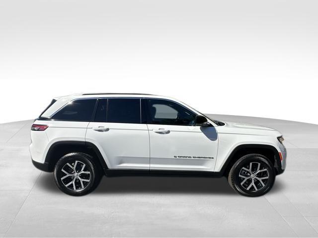 new 2025 Jeep Grand Cherokee car, priced at $44,504