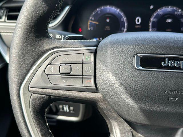 new 2025 Jeep Grand Cherokee car, priced at $43,401