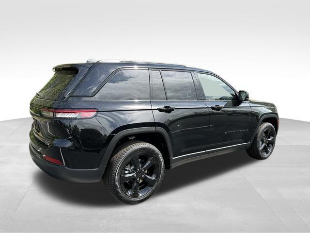 new 2025 Jeep Grand Cherokee car, priced at $47,104