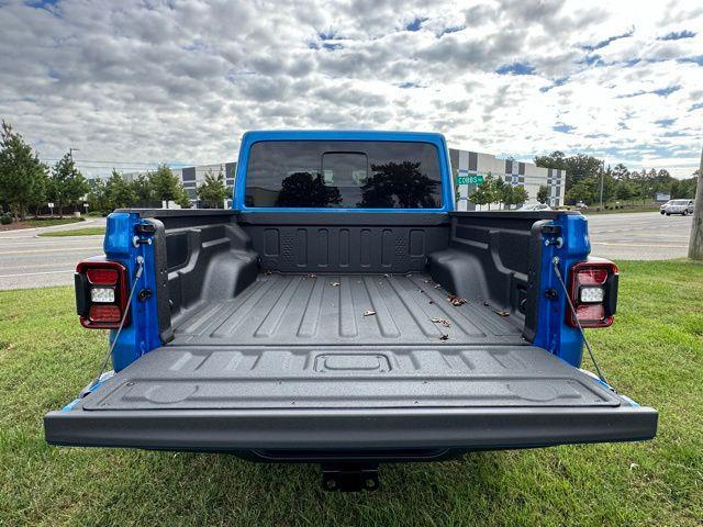 new 2025 Jeep Gladiator car, priced at $47,220