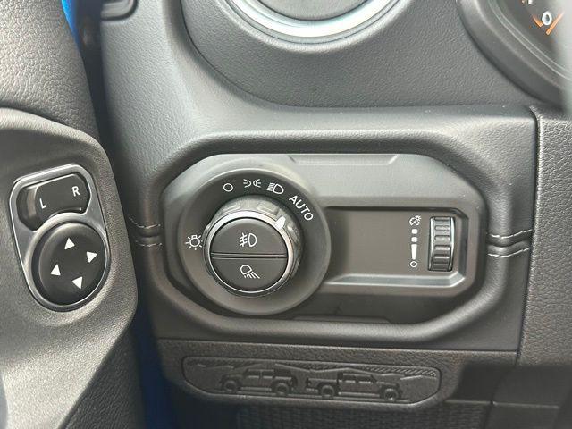 new 2025 Jeep Gladiator car, priced at $47,220