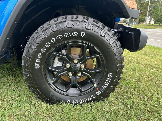 new 2025 Jeep Gladiator car, priced at $47,220