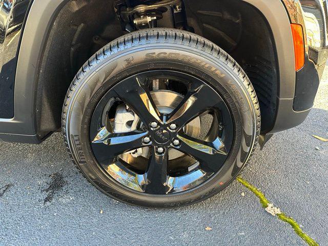 new 2025 Jeep Grand Cherokee car, priced at $44,466