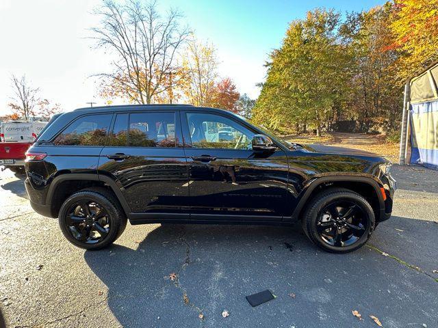 new 2025 Jeep Grand Cherokee car, priced at $44,466