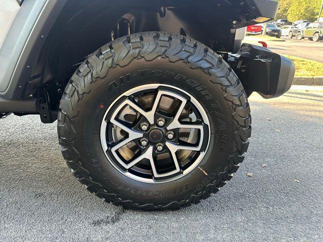 new 2025 Jeep Wrangler car, priced at $53,240