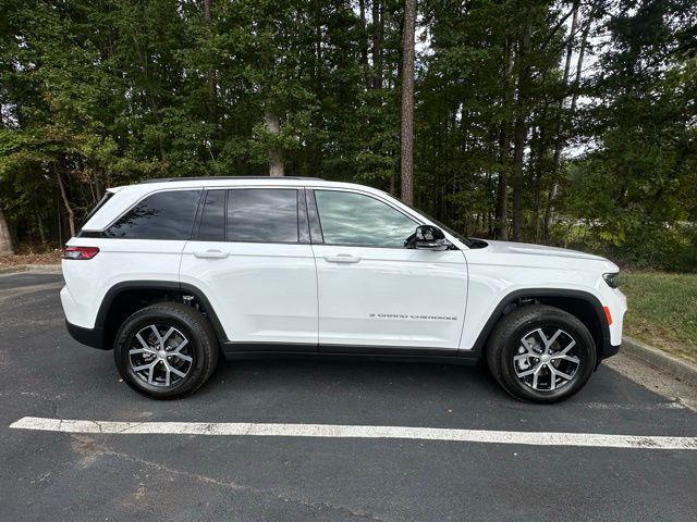 new 2025 Jeep Grand Cherokee car, priced at $43,029