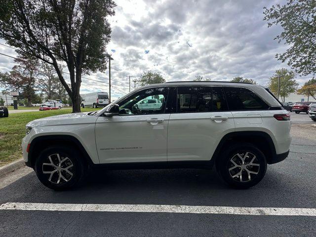 new 2025 Jeep Grand Cherokee car, priced at $43,029