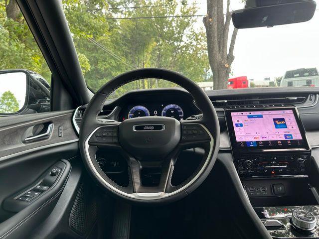 new 2025 Jeep Grand Cherokee car, priced at $43,029