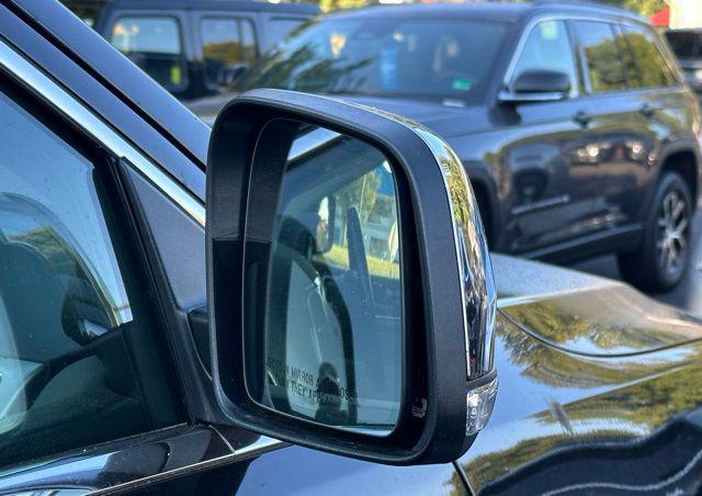 used 2021 Jeep Grand Cherokee car, priced at $26,470