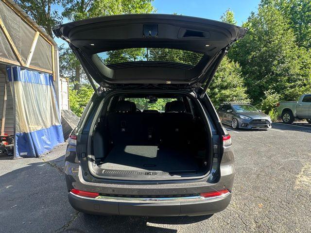 new 2025 Jeep Grand Cherokee car, priced at $41,906
