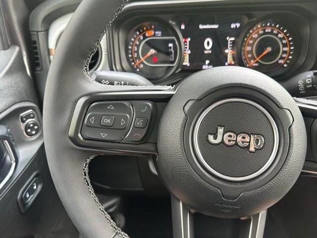 new 2025 Jeep Wrangler car, priced at $48,433