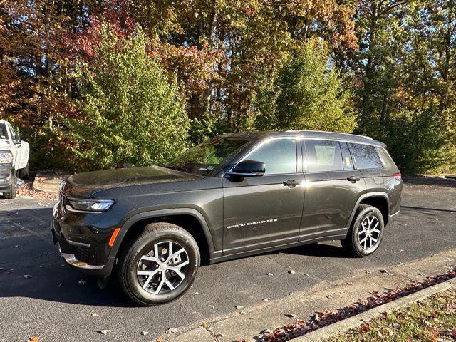 new 2025 Jeep Grand Cherokee L car, priced at $45,030