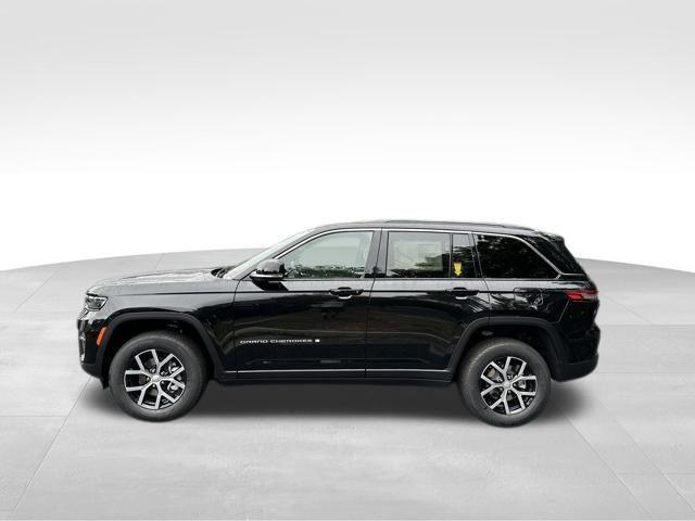 new 2025 Jeep Grand Cherokee car, priced at $42,540