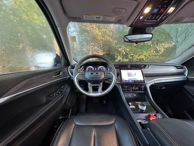 used 2023 Jeep Grand Cherokee car, priced at $33,290