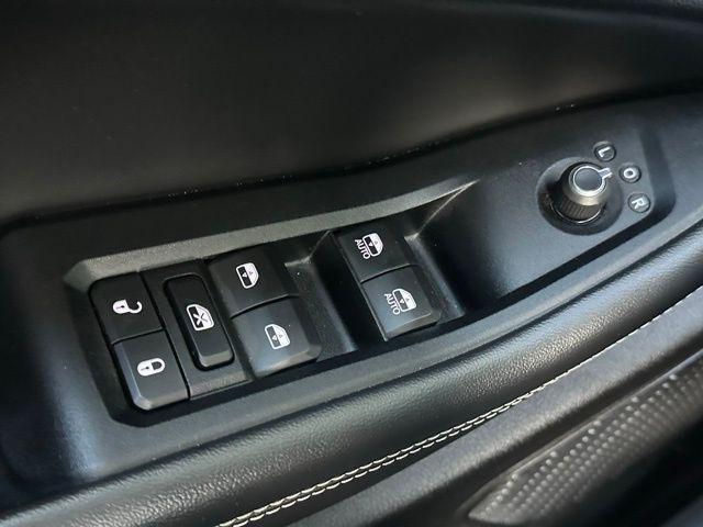 used 2023 Jeep Grand Cherokee car, priced at $33,290