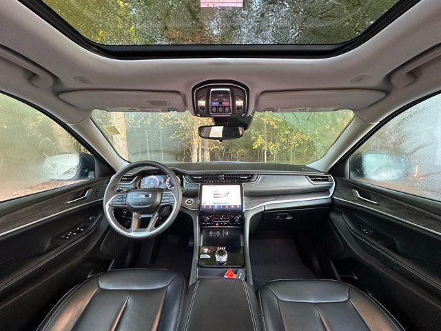 used 2023 Jeep Grand Cherokee car, priced at $33,290