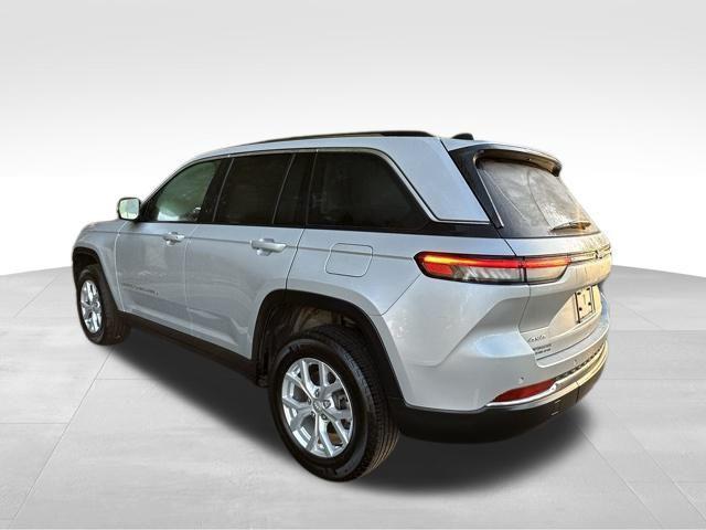 used 2023 Jeep Grand Cherokee car, priced at $33,290