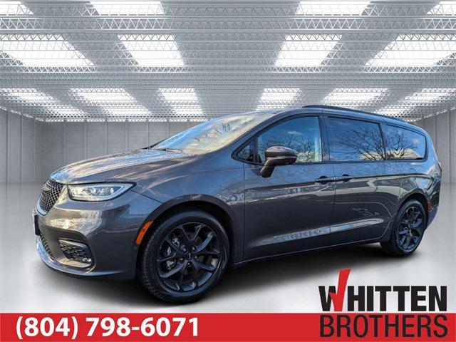 used 2022 Chrysler Pacifica car, priced at $33,490