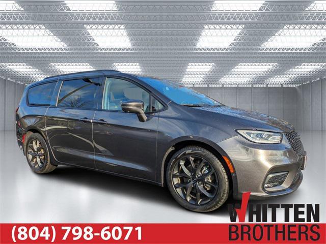 used 2022 Chrysler Pacifica car, priced at $32,590