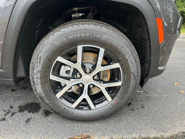 new 2025 Jeep Grand Cherokee L car, priced at $44,738