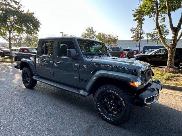 new 2025 Jeep Gladiator car, priced at $47,220